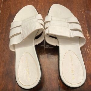 Nine & Company size 9 white slip on sandal